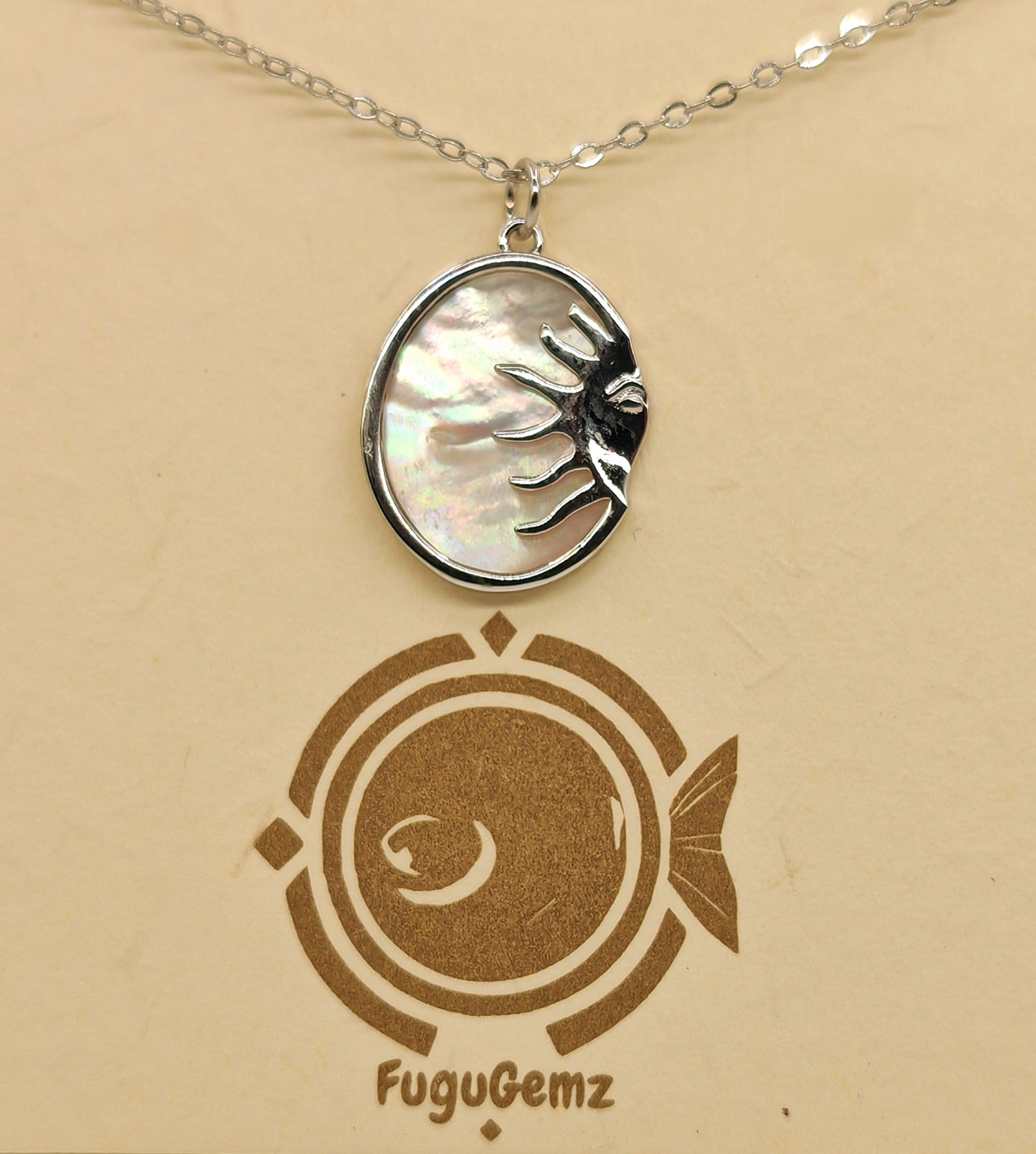 42cm 925 sterling silver chain necklace with 16mm oval mother-of-pearl pendant in silver casement
