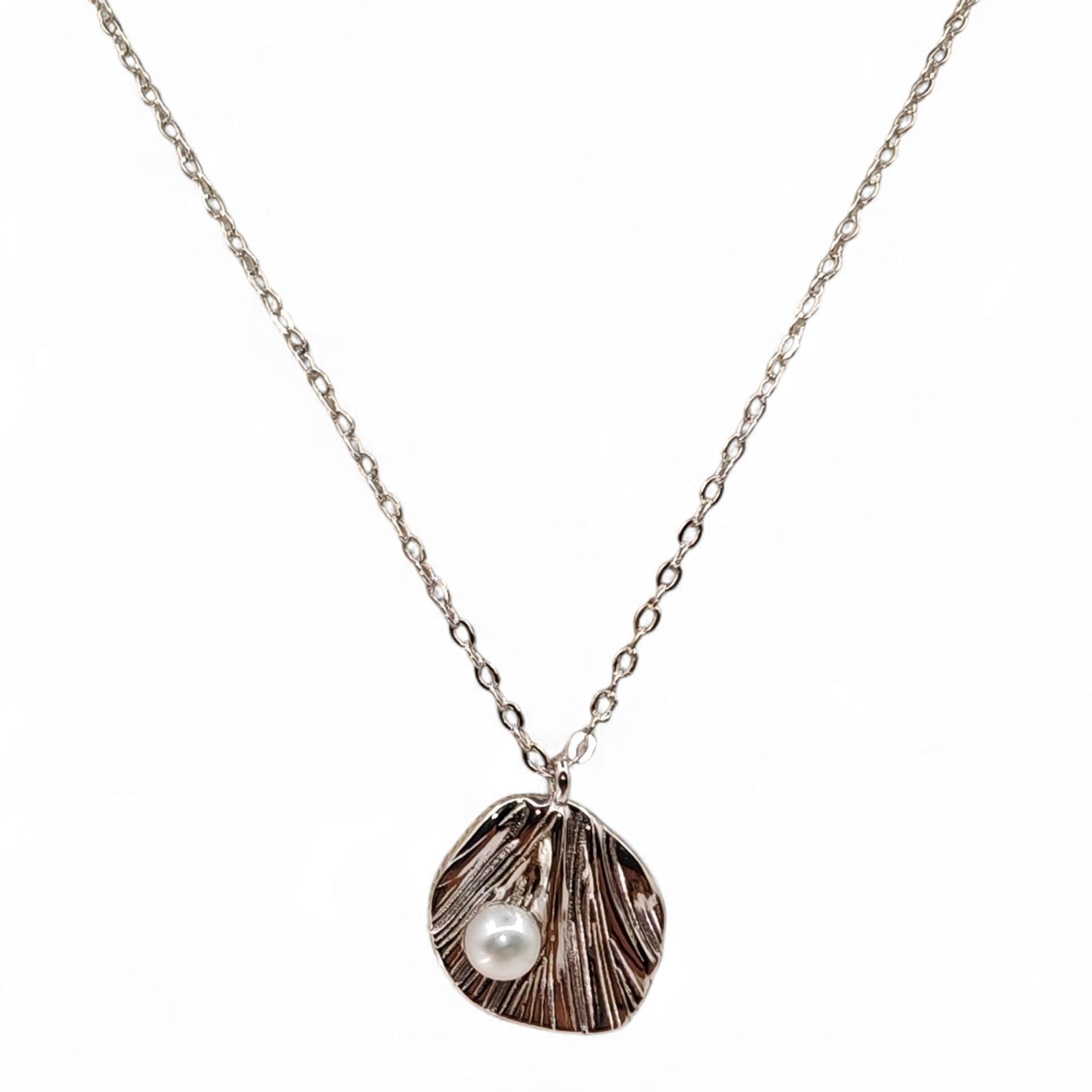 42cm 925 sterling silver necklace with 13mm textured leaf pendant and 4mm freshwater pearl