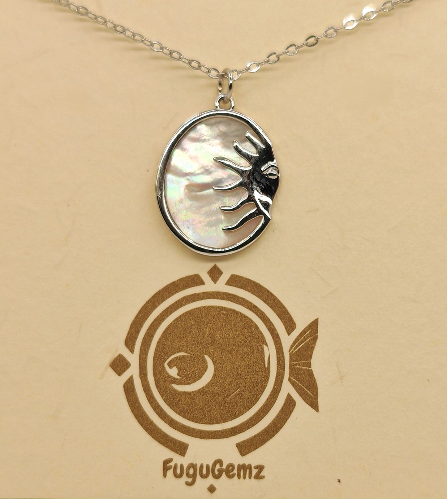 42cm 925 sterling silver chain necklace with 16mm oval mother-of-pearl pendant in silver casement